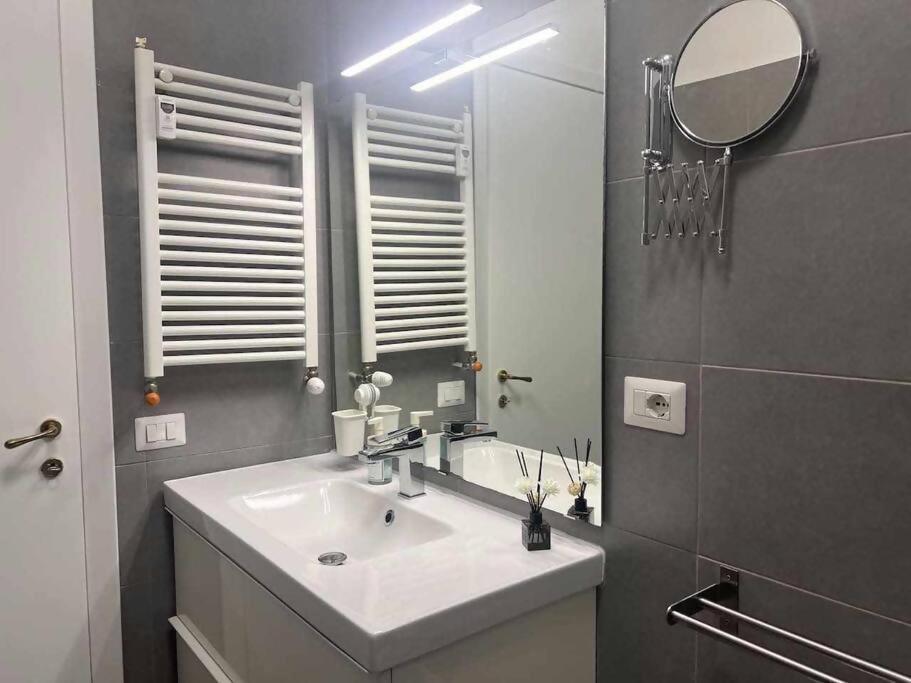 Modern Apartment In Monteverde Rome Exterior photo